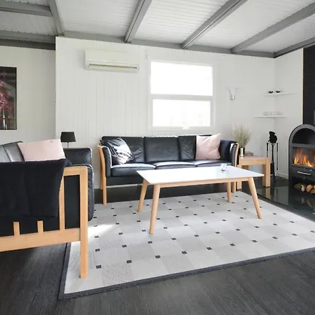 Сasa de vacaciones Nice Home In Hemmet With Wifi *
